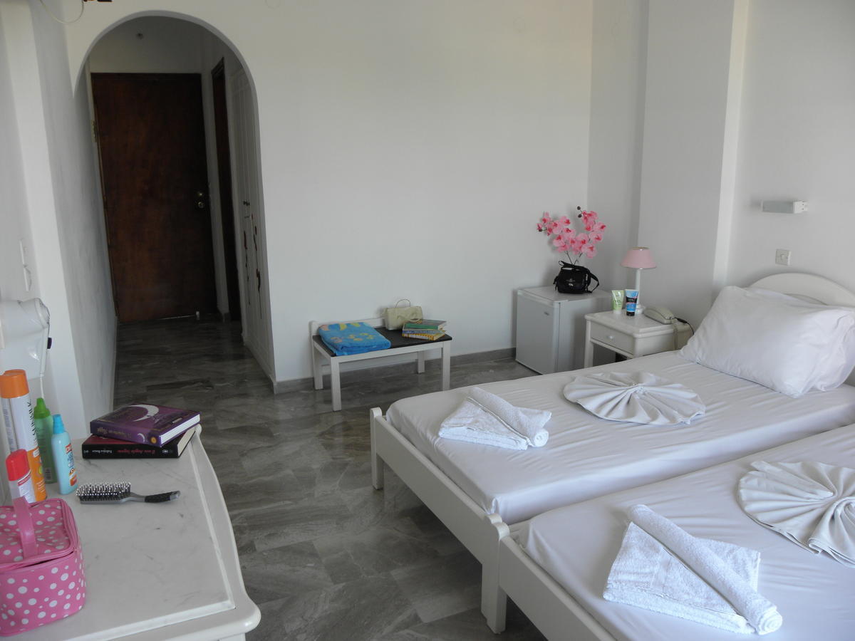Areti Hotel Kamári Kültér fotó